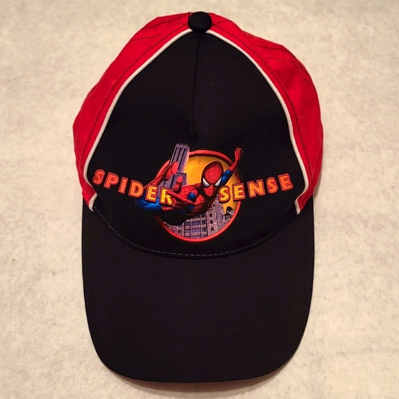 Spiderman "Spider Sense" red and black cap - Picture 1 of 6